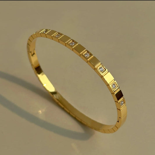 Trending Jewelry Styles and Trends