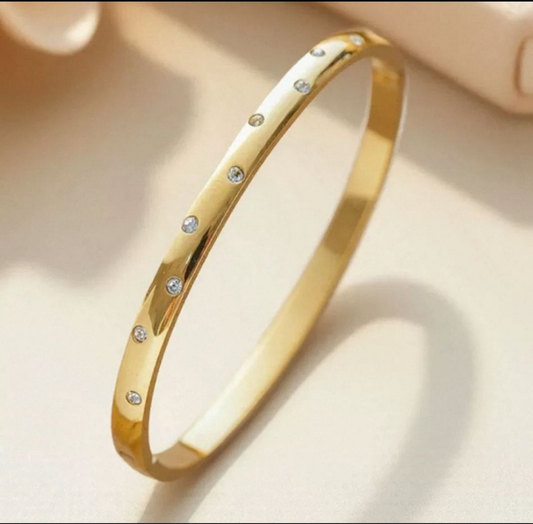 Elegant statement Bangle