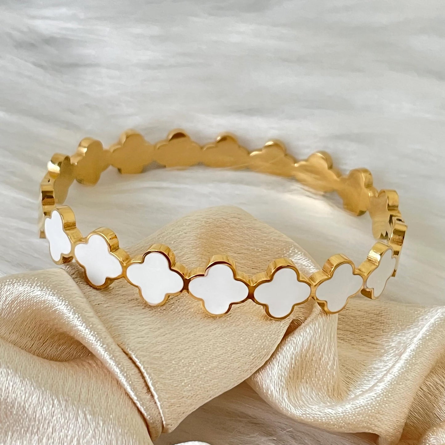 Classic Gold Bracelets - Bangle style | thejewelrylink.store